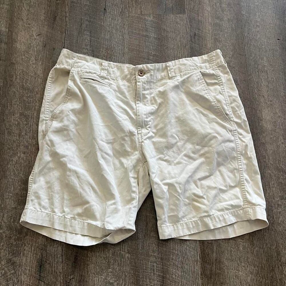 Arizona Men's Cream and White Shorts